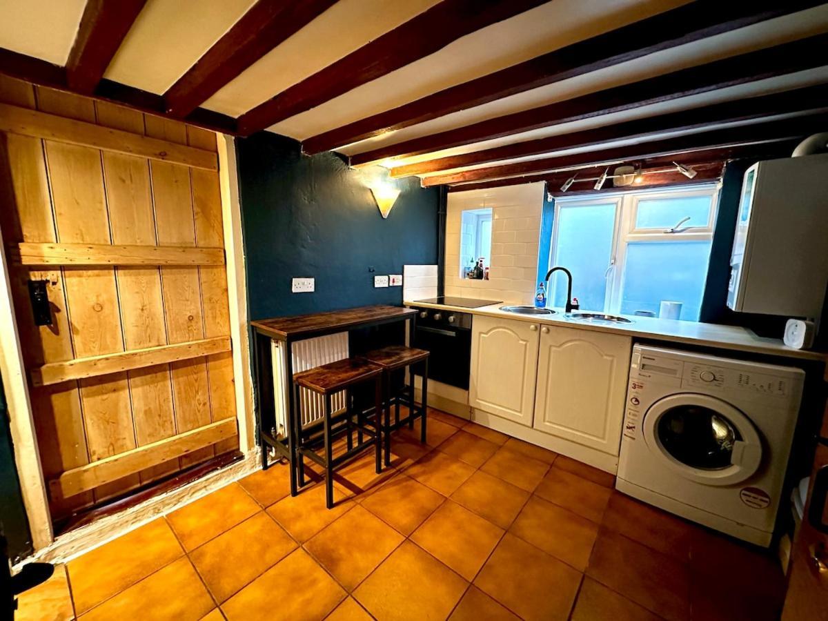 Rustic 18Th Century Stone Cottage With Fireplace And Parking Crowborough Eksteriør bilde